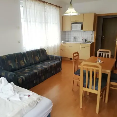 Sara Apartmán *